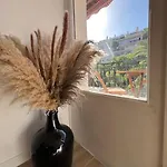 Lägenhet Magnifique T2 Proche Et Refait A Neuf Avec Terrasse *