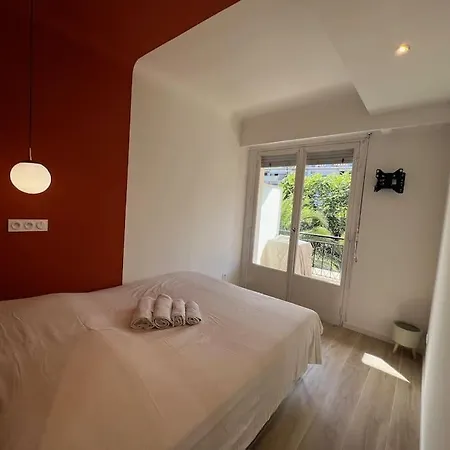 Magnifique T2 Proche Et Refait A Neuf Avec Terrasse Apartament Mentona