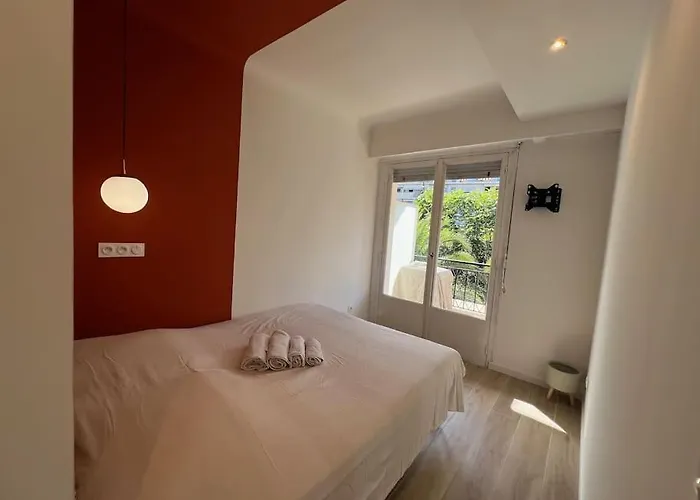 Magnifique T2 Proche Et Refait A Neuf Avec Terrasse Appartement Menton