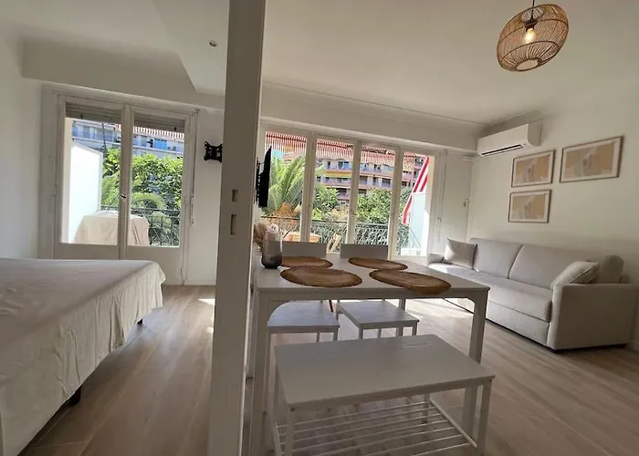 Magnifique T2 Proche Et Refait A Neuf Avec Terrasse * Menton