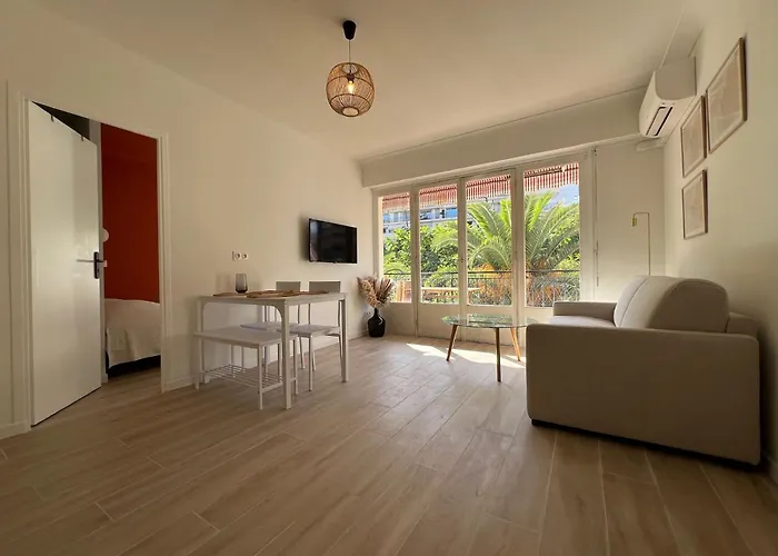 Magnifique T2 Proche Et Refait A Neuf Avec Terrasse Menton