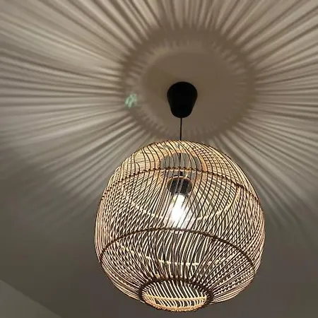 Magnifique T2 Proche Et Refait à Neuf Avec Terrasse * Menton