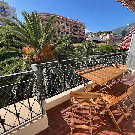 Magnifique T2 Proche Et Refait A Neuf Avec Terrasse Διαμέρισμα *